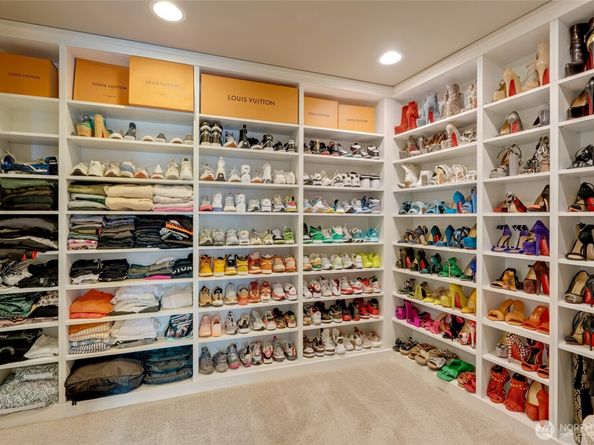 619 Graham Avenue NE, Renton WA 98059