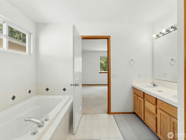 9 166th Place SE, Bothell WA 98012