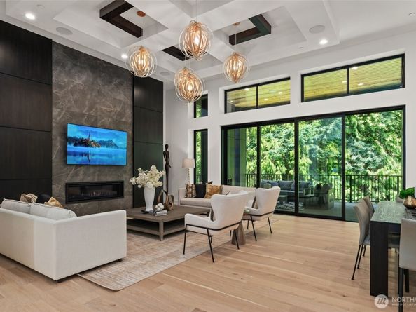 10230 SE 13th Place, Bellevue WA 98004