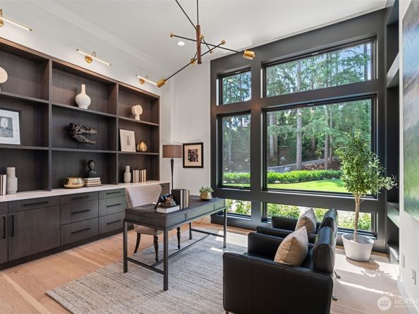 10230 SE 13th Place, Bellevue WA 98004