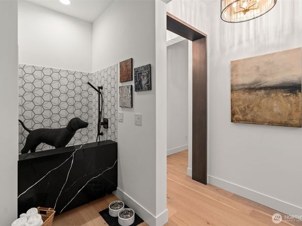 10230 SE 13th Place, Bellevue WA 98004