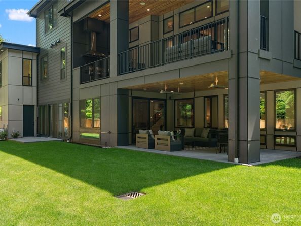 10230 SE 13th Place, Bellevue WA 98004