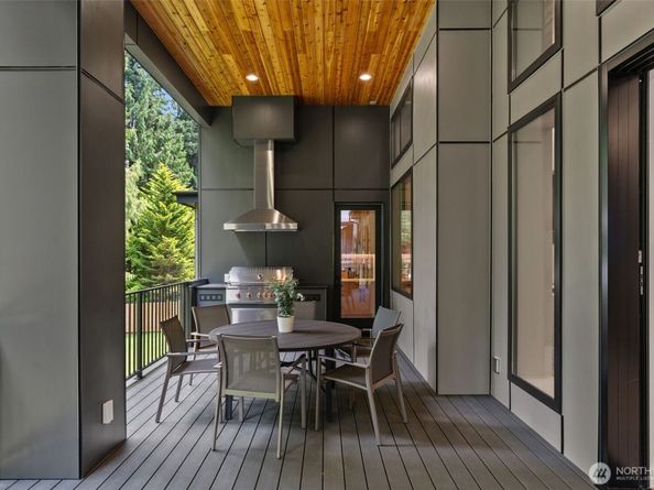 10230 SE 13th Place, Bellevue WA 98004
