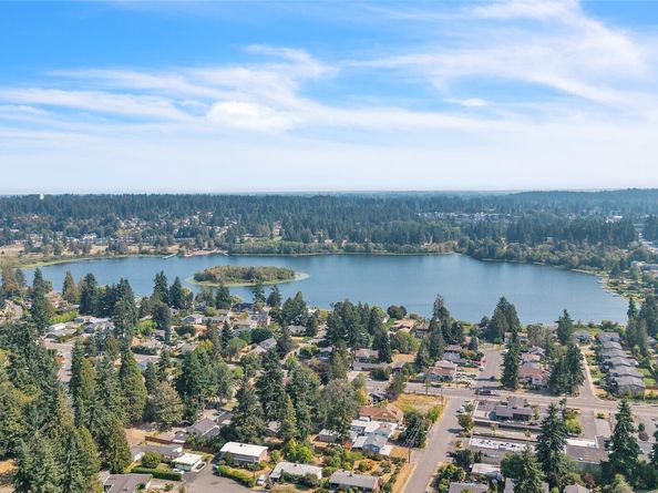 7914 242nd Street SW, Edmonds WA 98026