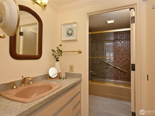 1301 Spring Street 6D, Seattle WA 98104