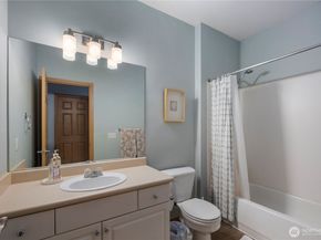 17721 134th Lane SE 17721, Renton WA 98058