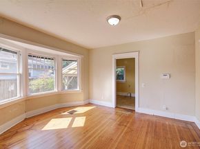 8109 50th Avenue S, Seattle WA 98118