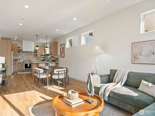 2769 59th Avenue SW B, Seattle WA 98116