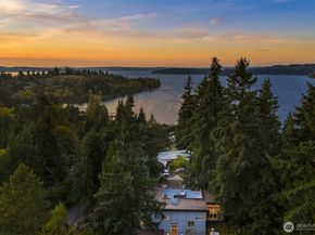 3208 89th Place SE, Mercer Island WA 98040