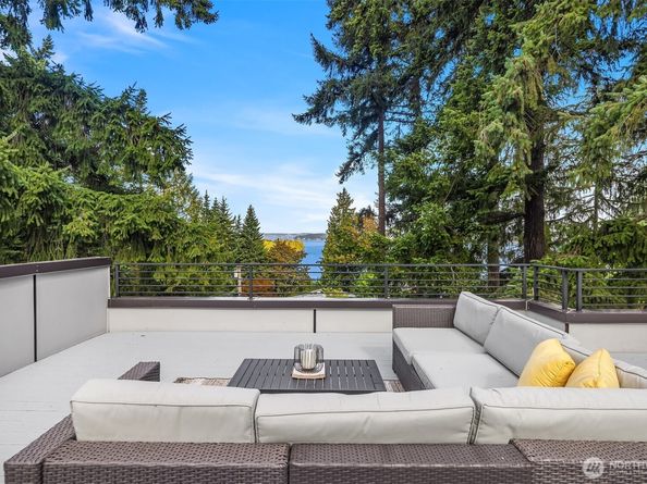 3208 89th Place SE, Mercer Island WA 98040