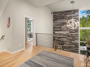 3208 89th Place SE, Mercer Island WA 98040