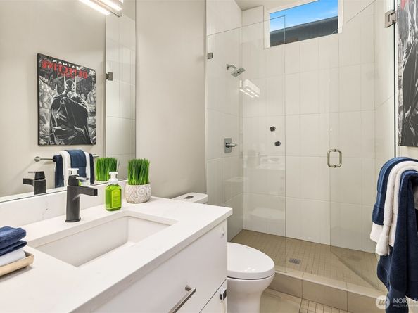 3208 89th Place SE, Mercer Island WA 98040