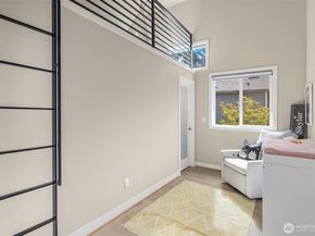 3208 89th Place SE, Mercer Island WA 98040