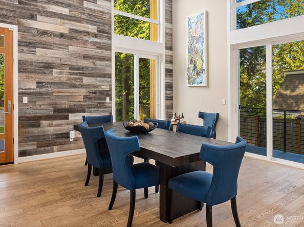 3208 89th Place SE, Mercer Island WA 98040