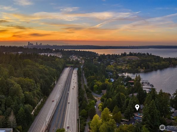 3208 89th Place SE, Mercer Island WA 98040