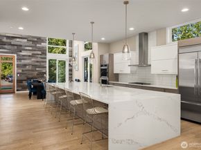 3208 89th Place SE, Mercer Island WA 98040