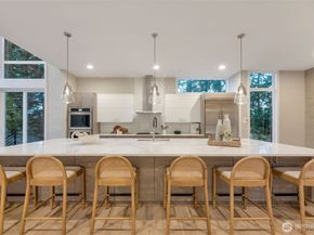 3208 89th Place SE, Mercer Island WA 98040