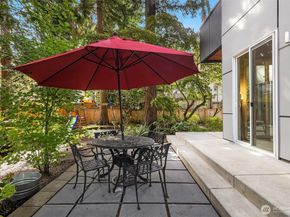 3208 89th Place SE, Mercer Island WA 98040