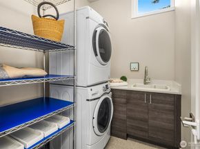 3208 89th Place SE, Mercer Island WA 98040