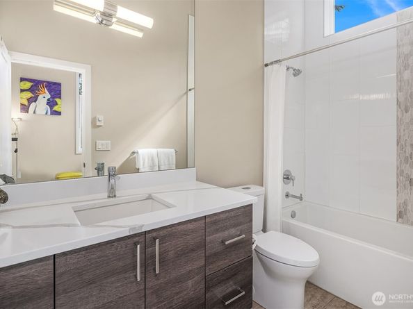 3208 89th Place SE, Mercer Island WA 98040