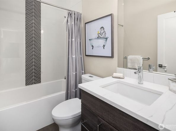 3208 89th Place SE, Mercer Island WA 98040