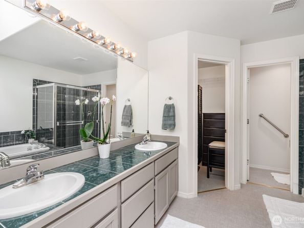 2414 Kennewick Place NE, Renton WA 98056
