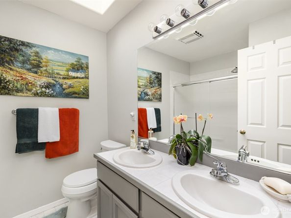 2414 Kennewick Place NE, Renton WA 98056