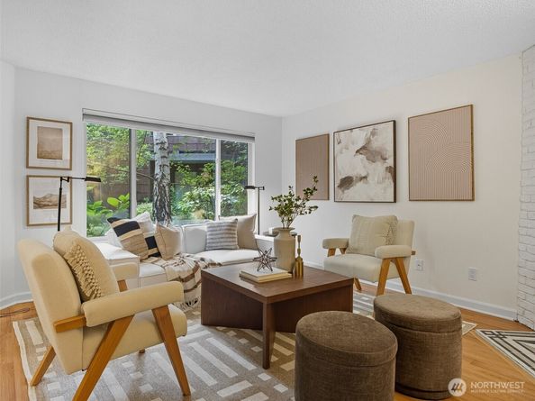 8937 Ravenna Avenue NE, Seattle WA 98115
