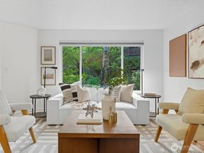 8937 Ravenna Avenue NE, Seattle WA 98115