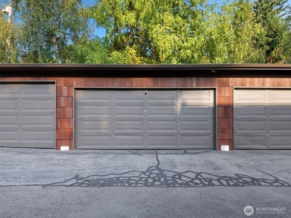 8937 Ravenna Avenue NE, Seattle WA 98115