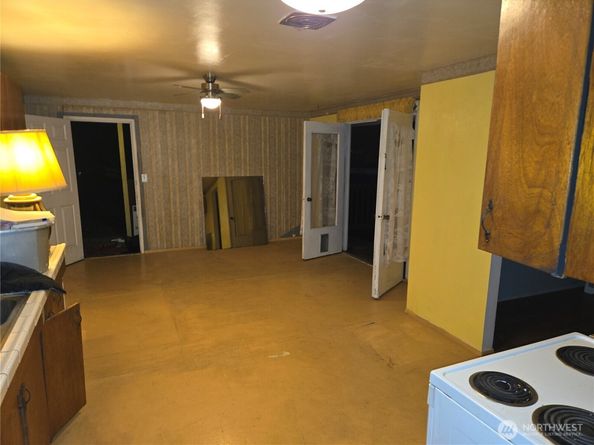 16006 SE 10th Street, Bellevue WA 98008