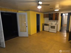 16006 SE 10th Street, Bellevue WA 98008