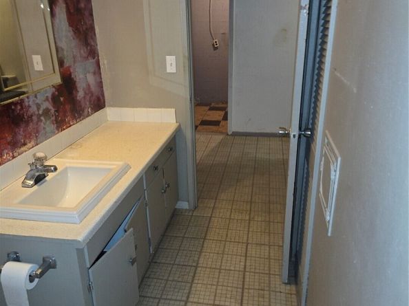 16006 SE 10th Street, Bellevue WA 98008