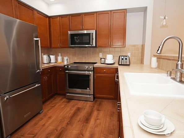 11004 NE 11th Street 301, Bellevue WA 98004
