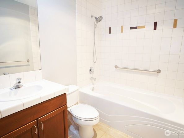 11004 NE 11th Street 301, Bellevue WA 98004