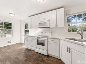 23958 58th Court S A1, Kent WA 98032