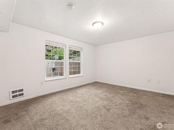 23958 58th Court S A1, Kent WA 98032