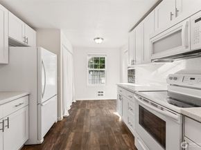 23958 58th Court S A1, Kent WA 98032
