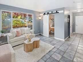 4707 40th Avenue NE 4737, Seattle WA 98105
