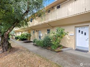 4707 40th Avenue NE 4737, Seattle WA 98105