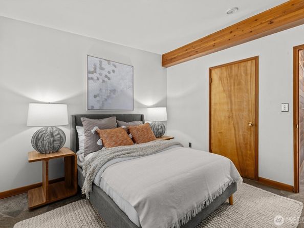 9506 240 Avenue SE, Issaquah WA 98027
