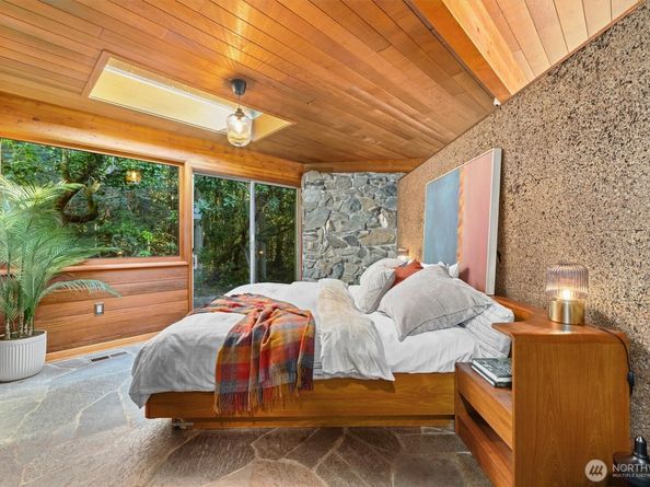 9506 240 Avenue SE, Issaquah WA 98027