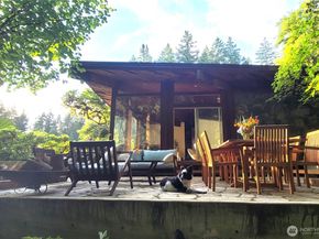 9506 240 Avenue SE, Issaquah WA 98027