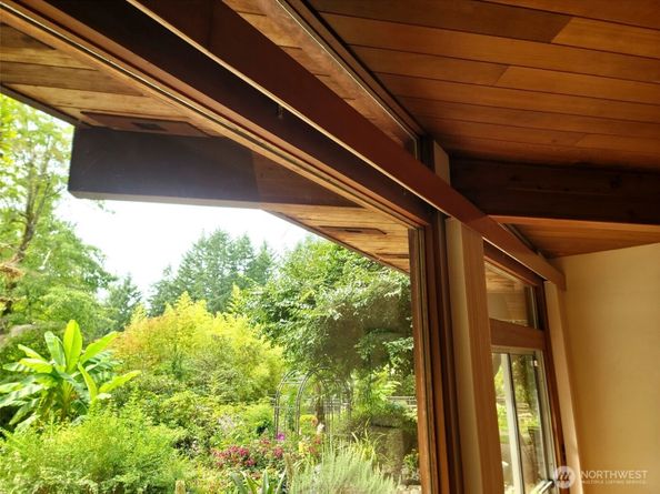 9506 240 Avenue SE, Issaquah WA 98027