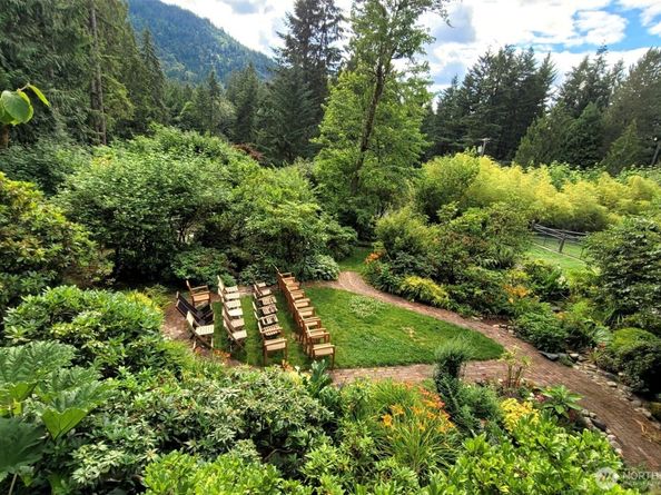 9506 240 Avenue SE, Issaquah WA 98027