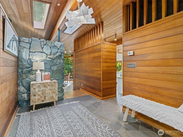 9506 240 Avenue SE, Issaquah WA 98027