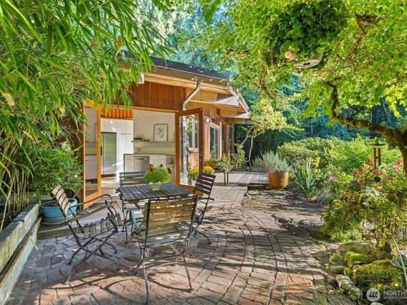 9506 240 Avenue SE, Issaquah WA 98027