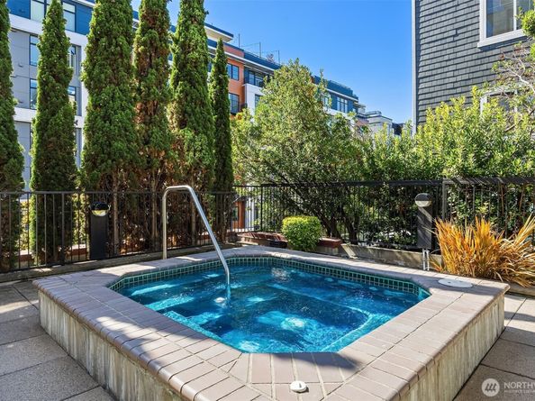 1525 NW 57th Street 211, Seattle WA 98107