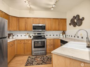 1525 NW 57th Street 211, Seattle WA 98107