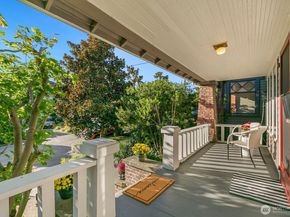 3418 Densmore Avenue N, Seattle WA 98103